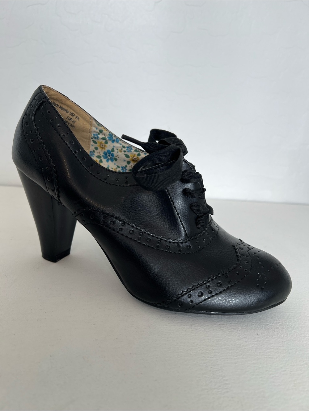 American Eagle Oxford Wing Tip Lace Up Pumps Sz 9.5 black High Heel Shoes
